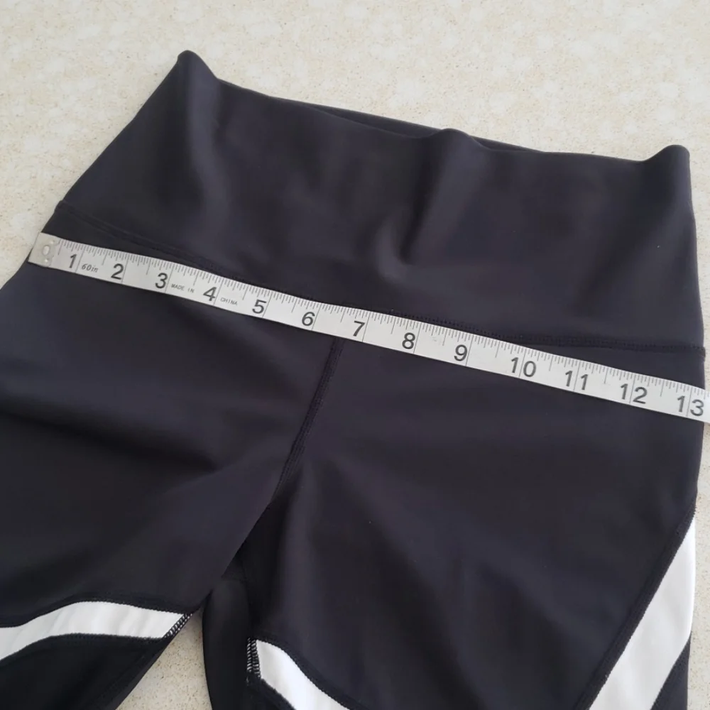 High rise mesh leggings- much Like the popular brand. small - Picture 4 of 10
